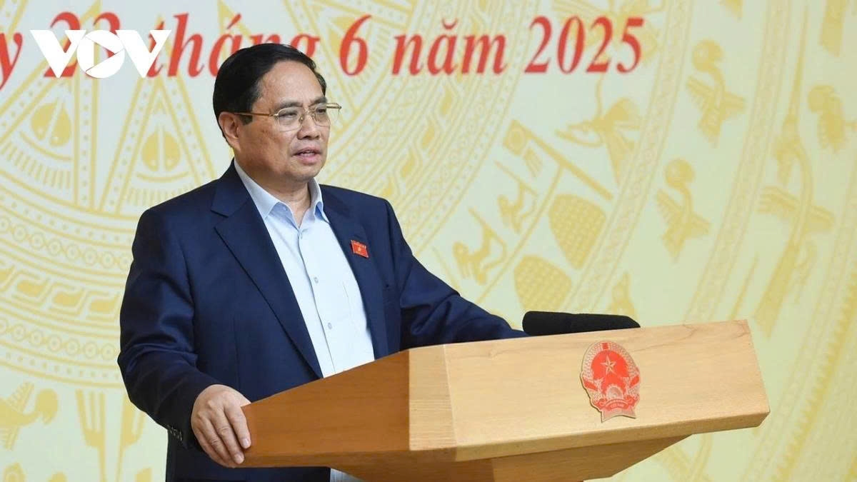 Prime Minister Pham Minh Chinh says the fight against smuggling and trade fraud requires a whole-of-society approach
