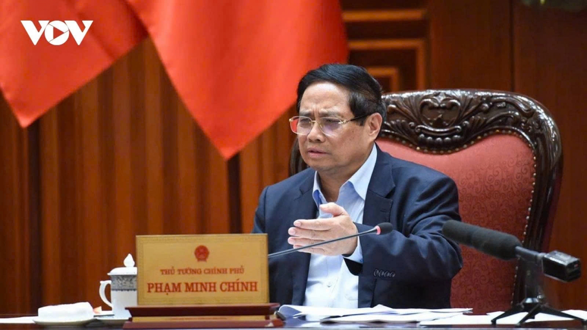 Prime Minister Pham Minh Chinh requests more efforts to address US concerns on trade and tariffs, during his meeting with leaders of various ministries, agencies and key businesses