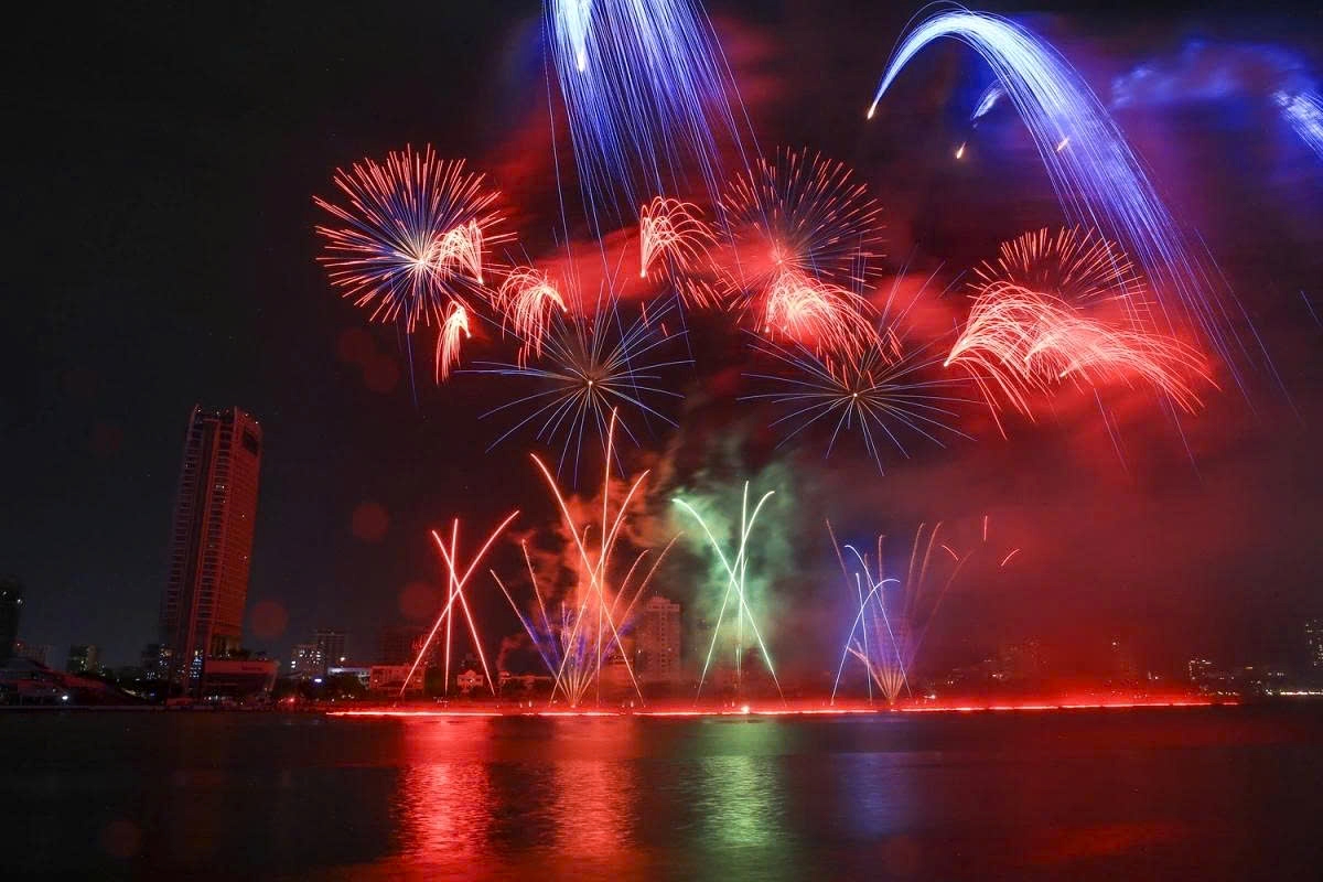 A performance of Korean team Faseecom, symbolising the dance of the flying dragon