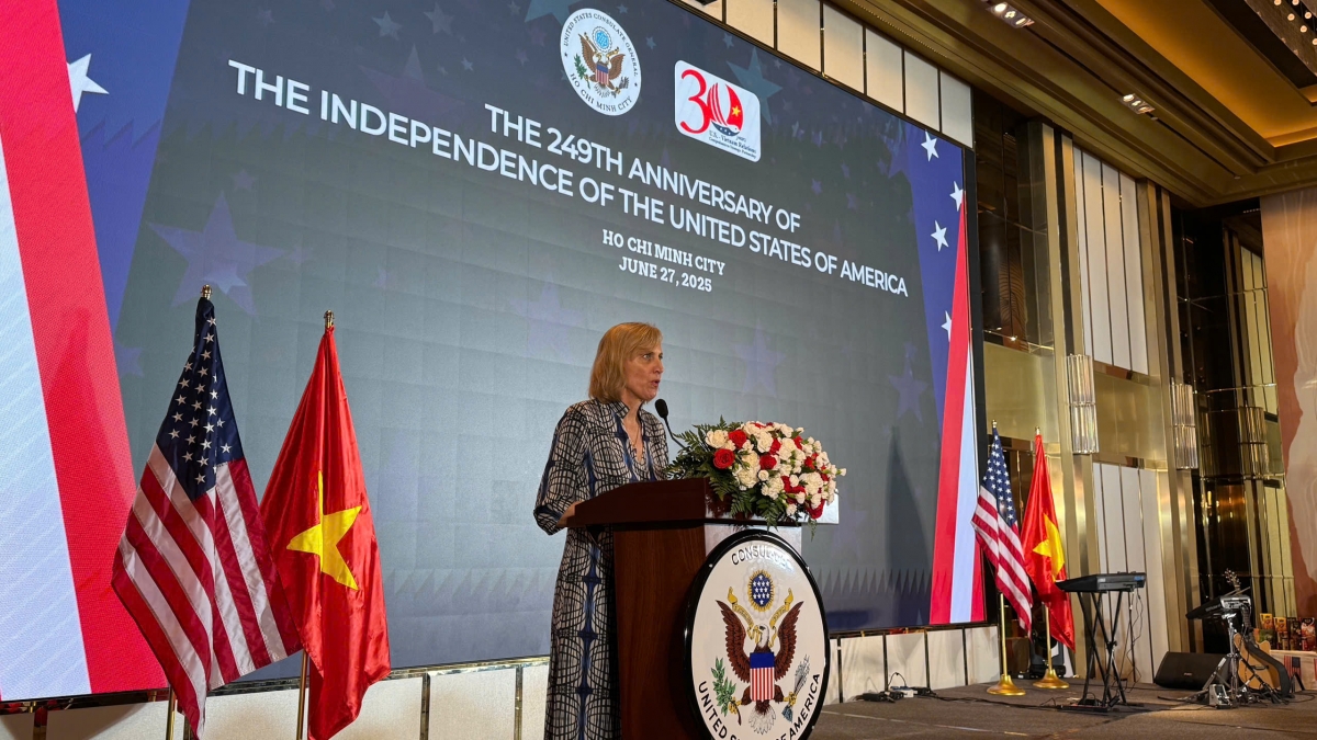 US Consul General Susan Burns speaks at the function. (Photo: HTV)
