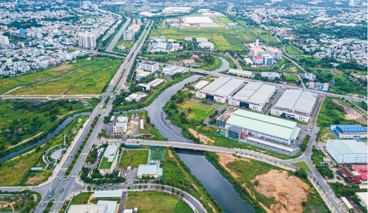 Ho Chi Minh City is drawing major interest from US firms, signaling a clear shift in high-tech investment toward Vietnam