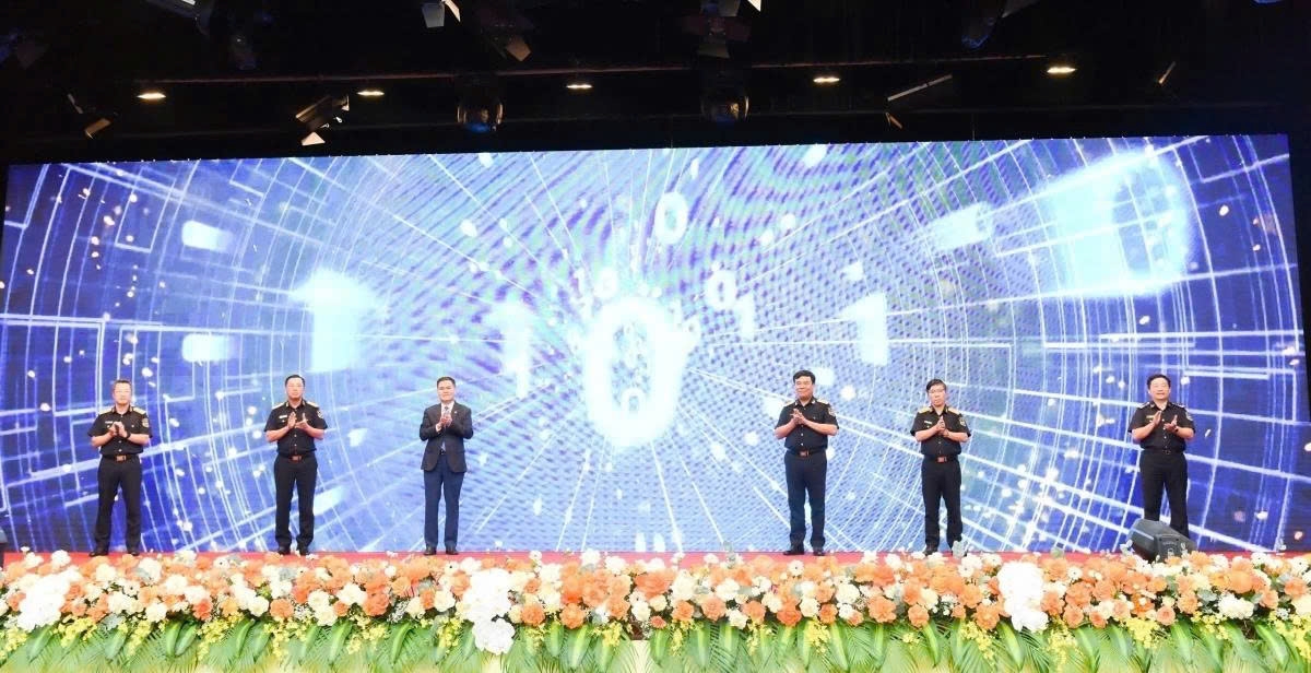 Delegates at the launch of the Vietnam Customs Data platform on June 27