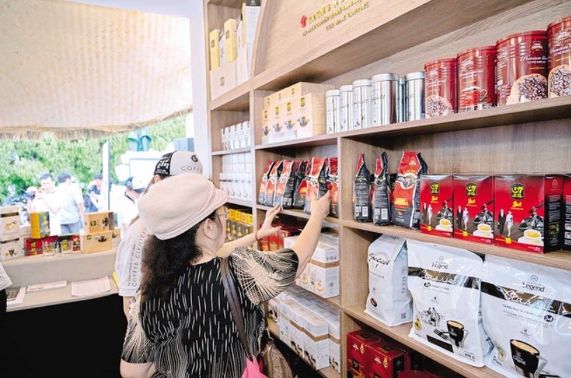 Domestic enterprises diversify processed coffee products to increase value, meeting domestic and foreign market demand. (Photo: baodautu.vn)