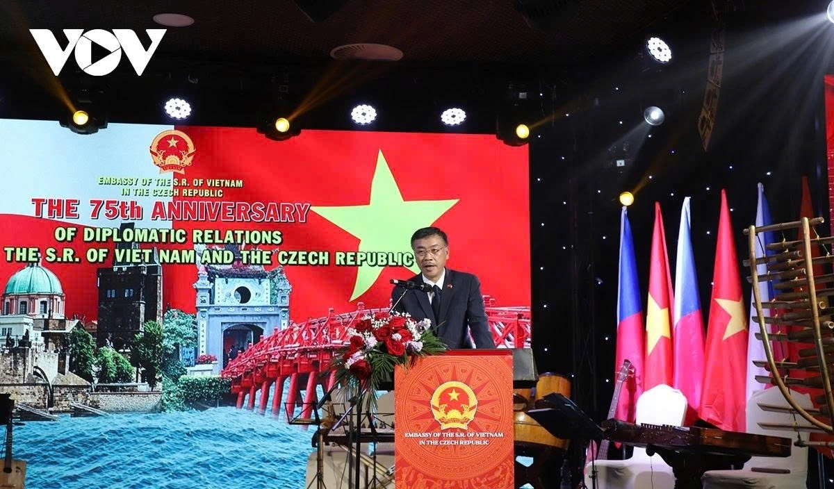 Vietnamese Ambassador to the Czech Republic Duong Hoai Nam speaks at the event.