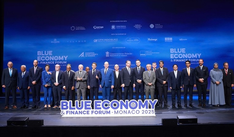 Delegates pose for a group photo at the event (Photo: VGP)