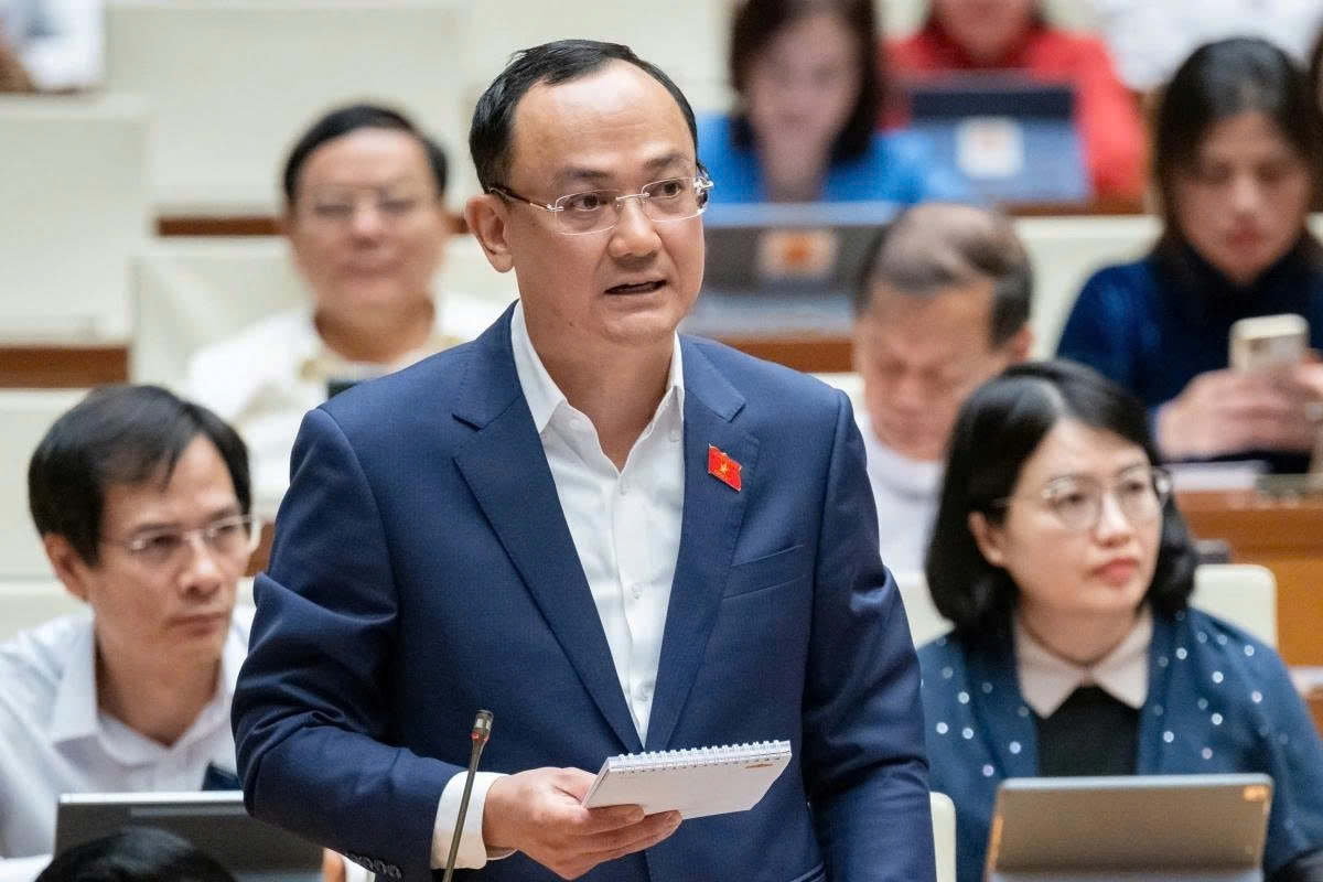 Deputy Nguyen Ngoc Son of Hai Duong province says the passage of laws and resolutions at the National Assembly session has addressed key institutional bottlenecks