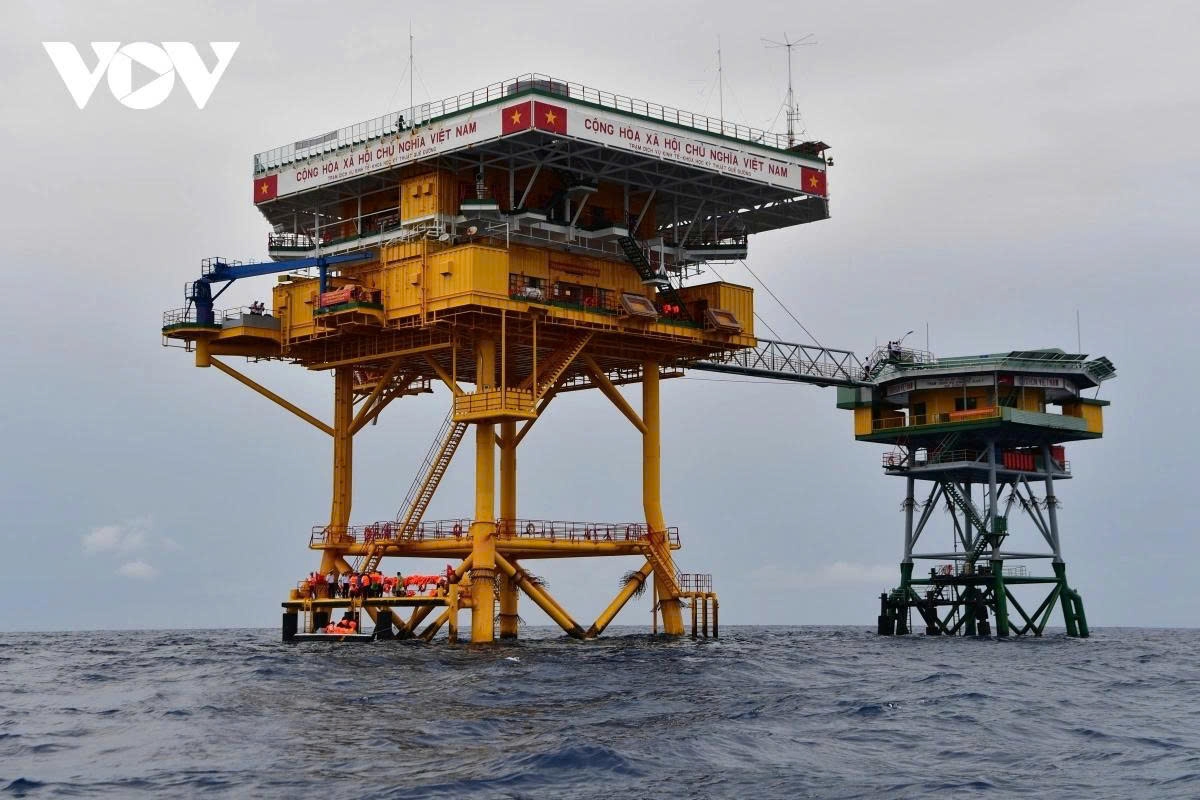 Offshore platforms in general and the DK1/19 platform in particular serve as sovereign landmarks, firmly asserting Vietnam’s sacred maritime sovereignty.