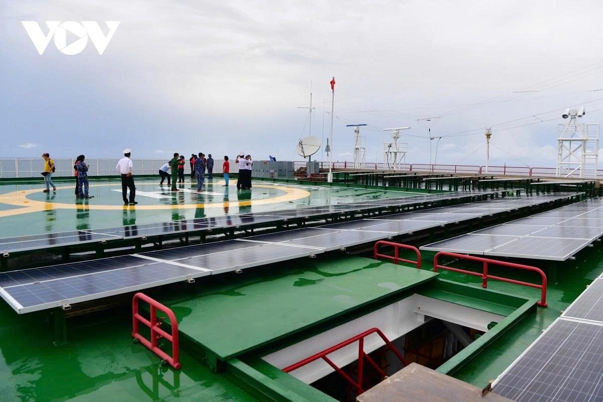 A solar power system located beside the helicopter landing pad provides electricity for daily life and operations on the DK1/19 platform.