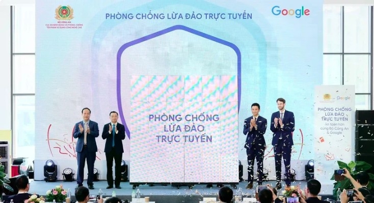Representatives from the Ministry of Public Security and Google at the event on June 26. (Photo courtesy of the organiser)