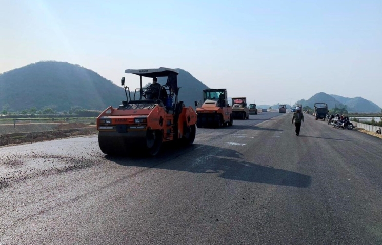 Officials call for stronger leadership and faster land clearance to boost disbursement rates.