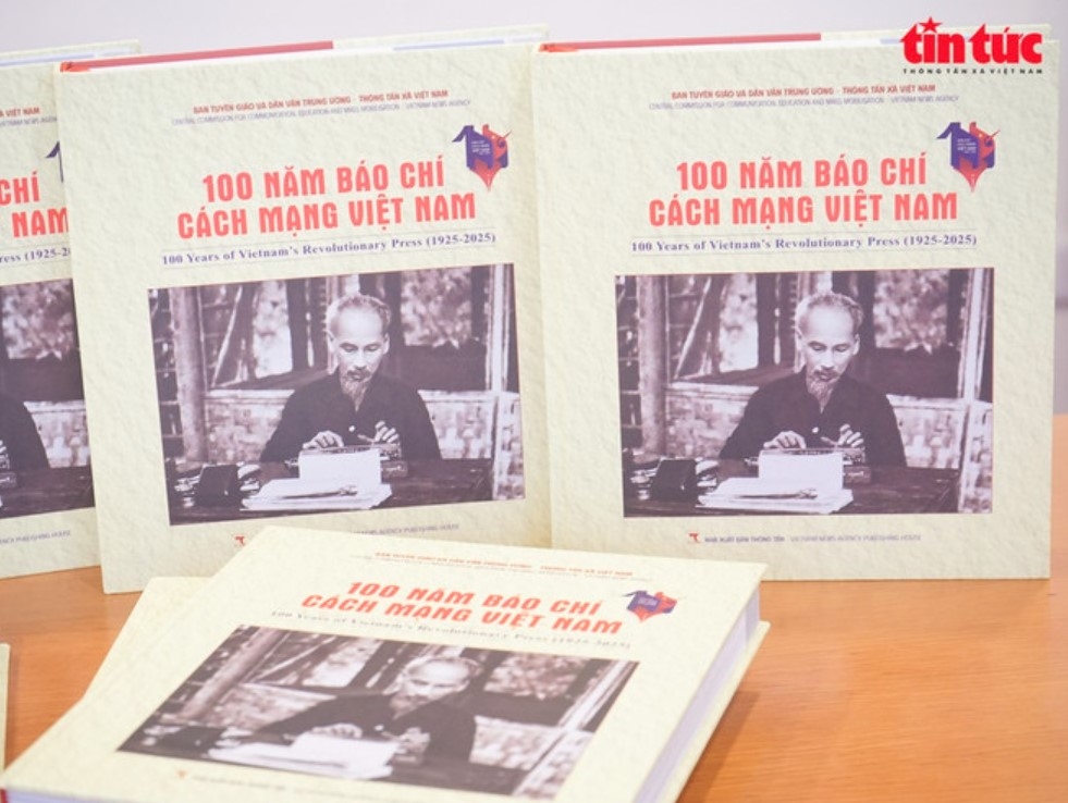 The photo book “100 Years of Vietnam’s Revolutionary Press (1925–2025)”