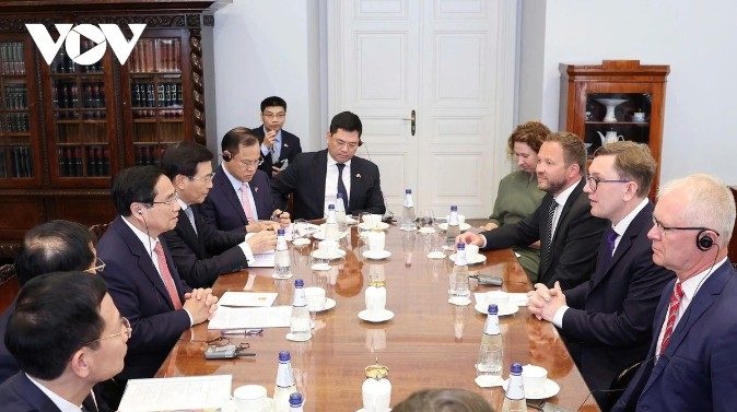 At the talks between the two PMs