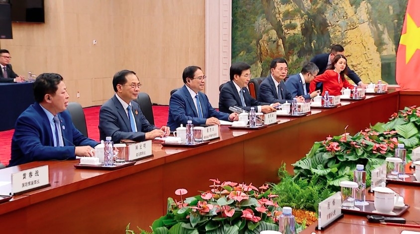 Prime Minister Pham Minh Chinh speaks during the talks