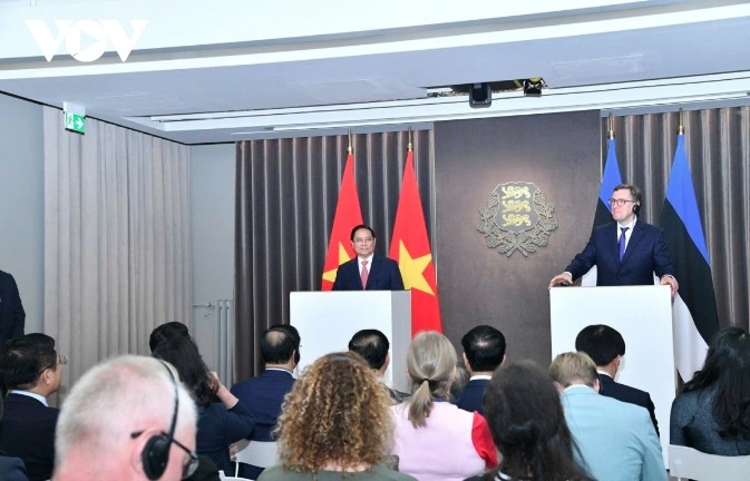 Both Government leaders affirm mutual support to deepen traditional friendship and comprehensive cooperation