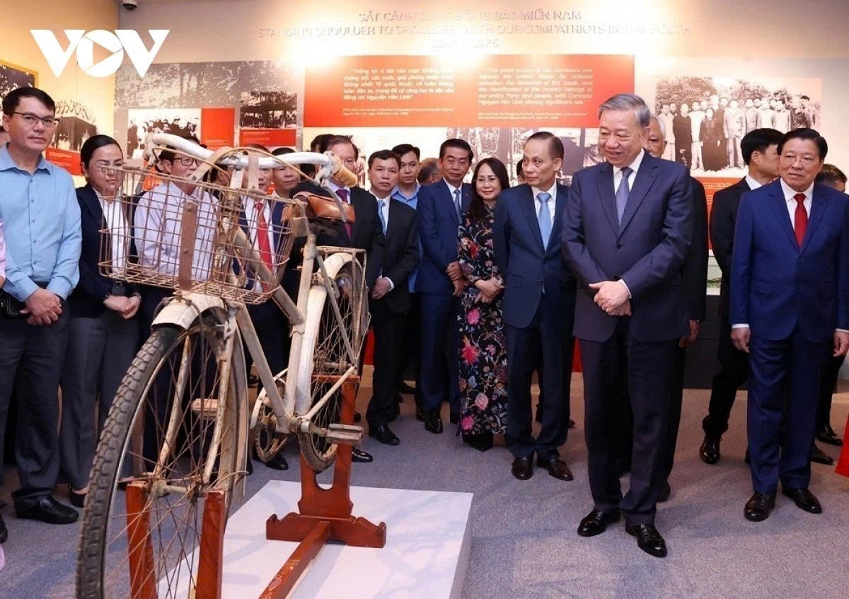 This is a bicycle used by Party General Secretary Nguyen Van Linh during his lifetime