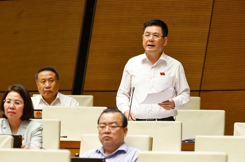 Minister of Industry and Trade Nguyen Hong Dien at the 15th National Assembly’s 9th session on June 17