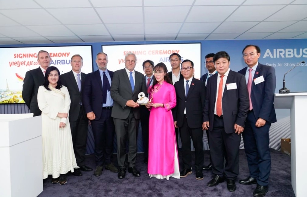 Vietjet and aircraft manufacturer Airbus have announced a major new order for 100 A321neo aircraft, with the potential to add another 50 in the future (Source: Vietjet)