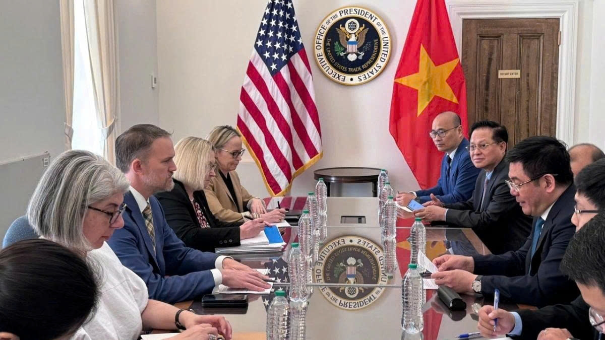 Vietnamese Minister of Industry and Trade Nguyen Hong Dien and US Trade Representative Jamieson Greer co-chair the third round of negotiations on a Bilateral Reciprocal Trade Agreement between Vietnam and the United States in Washington D.C. from June 8 - 12. (Photo: MoIT)