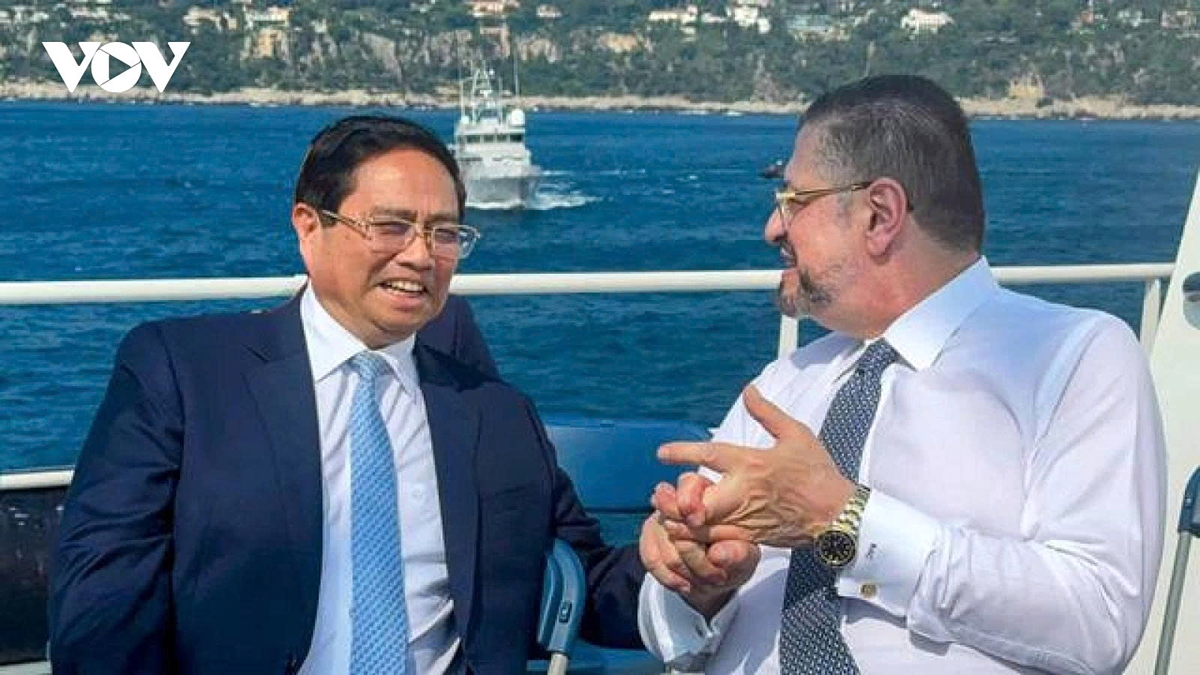 Vietnamese Prime Minister Pham Minh Chinh (L) and Costa Rica President Rodrigo Chaves meet on the sidelines of the third UN Ocean Conference in Nice, France, on June 8