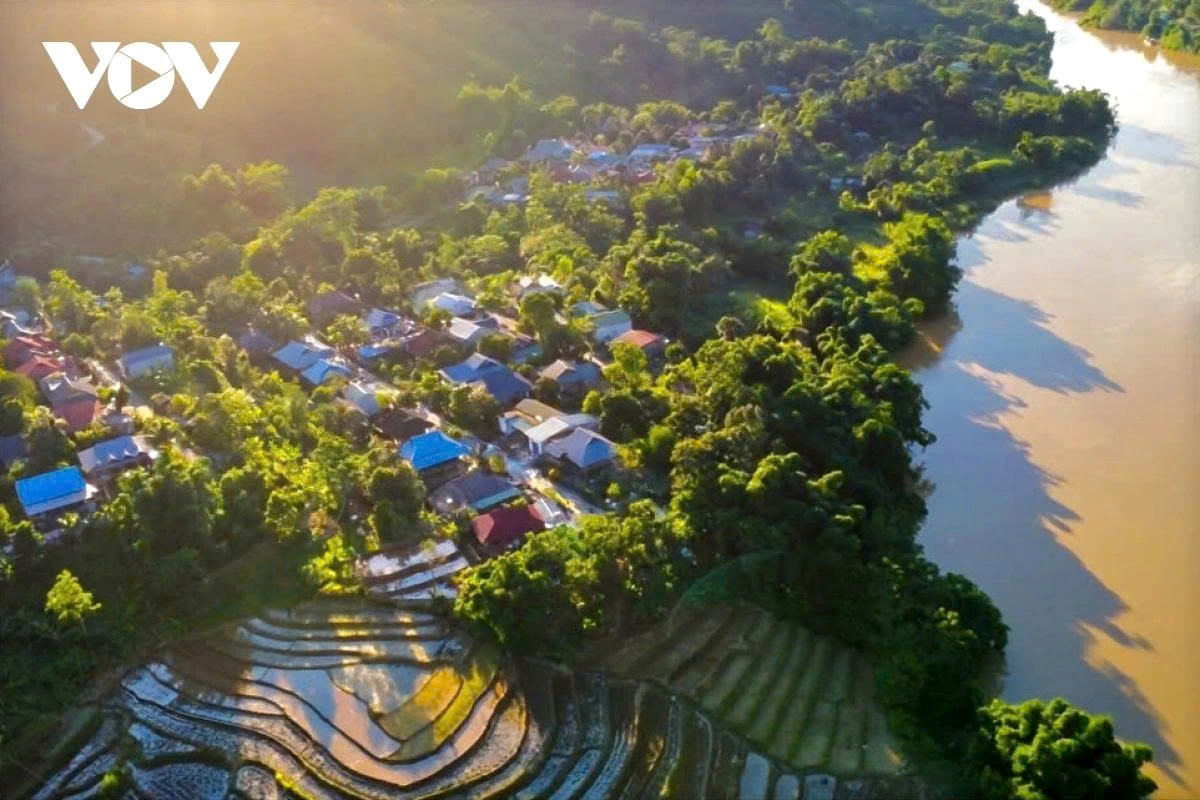 The implementation of Resolution No. 57 on digital transformation has yielded tangible results, helping not only enhance product consumption but also shift mindsets, increase awareness, and drive socio-economic development in highland villages.