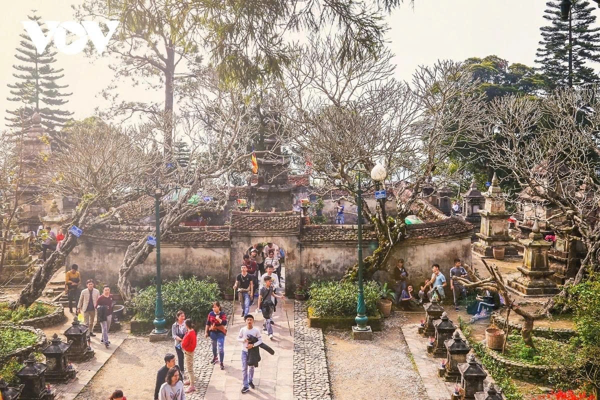 The next three heritage sites - Lan Pagoda, Hoa Yen Pagoda, and Ngoa Van Hermitage–Pagoda (all in Quang Ninh) - are closely associated with the life, monastic path, and spiritual legacy of King–Monk Tran Nhan Tong, and the founding of Truc Lam Buddhism on Yen Tu Mount. Tran Nhan Tong is the only Vietnamese king to abdicate the throne to pursue a life of Buddhism, embodying the philosophy of engaged Buddhism, using spiritual teachings to serve the people. Nestled in the misty mountains of Yen Tu, these sites are revered as the sacred ancestral land of Truc Lam, forming a traditional pilgrimage route and home to numerous national treasures such as the statue of King Tran Nhan Tong in the Hue Quang Stupa and the Ngoa Van golden relic box.