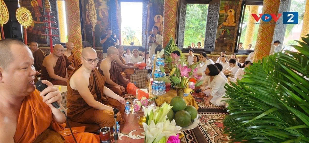 Observed annually in the sixth lunar month, the Kathina Robe Offering ritual is regarded as a sacred, dignified, and meaningful ritual, deeply rooted in Khmer Buddhist heritage.