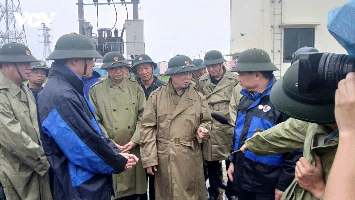Deputy PM Tran Hong Ha inspects Wipha preparedness in Hai Phong city and Hung Yen province