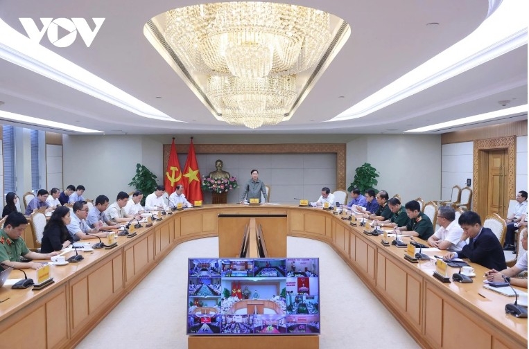 Deputy Prime Minister Tran Hong Ha chairs the meeting