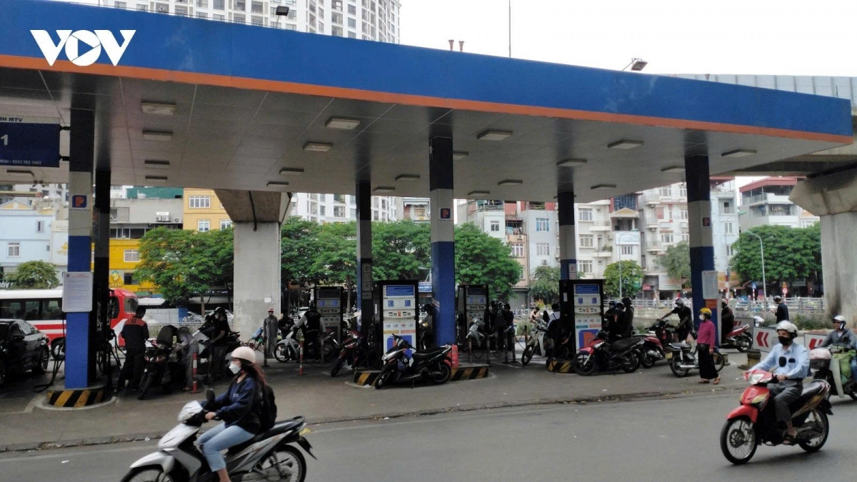 Domestic petrol prices rise slightly after two consecutive drops