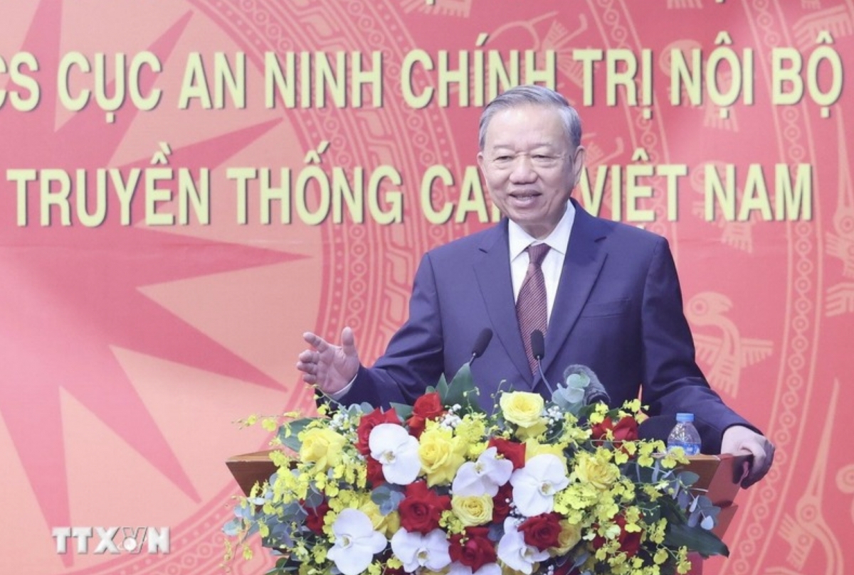 Party General Secretary To Lam speaks at the meeting with the officers of the Department of Internal Political Security under the Ministry of Public Security in Hanoi on July 28. (Photo: VNA)