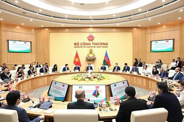 The third meeting of the Vietnam – Azerbaijan Intergovernmental Committee on Economic – Trade and Scientific – Technical Cooperation in Hanoi on July 17 (Photo: Ministry of Industry and Trade)