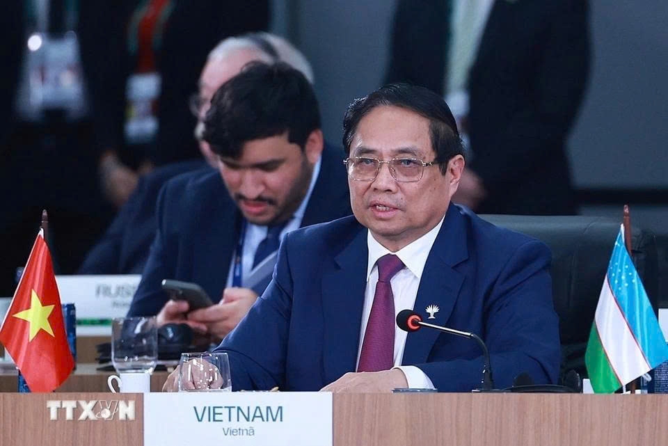Vietnamese Prime Minister Pham Minh Chinh speaks at a plenary session titled “Strengthening Multilateralism, Economic-Financial Affairs, and Artificial Intelligence” on July 6 (local time), as part of the 2025 BRICS Summit in Rio de Janeiro, Brazil. (Photo: VNA)