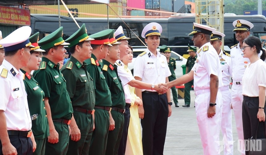 At the welcoming ceremony for Indian Navy ship (Photo:qdnd.vn)
 