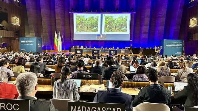 The July 13 session of the World Heritage Committee reviews the boundary modification of the Phong Nha–Ke Bang World Heritage Site to include Hin Nam No National Park in Laos' Khammouane province. (Photo:VNA)