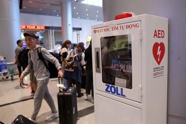 Passengers at Da Nang International Airport. On-time performance rate fell to 62.6% in the first six months of this year, down 13.1 percentage points from a year earlier. (Photo: VNA)