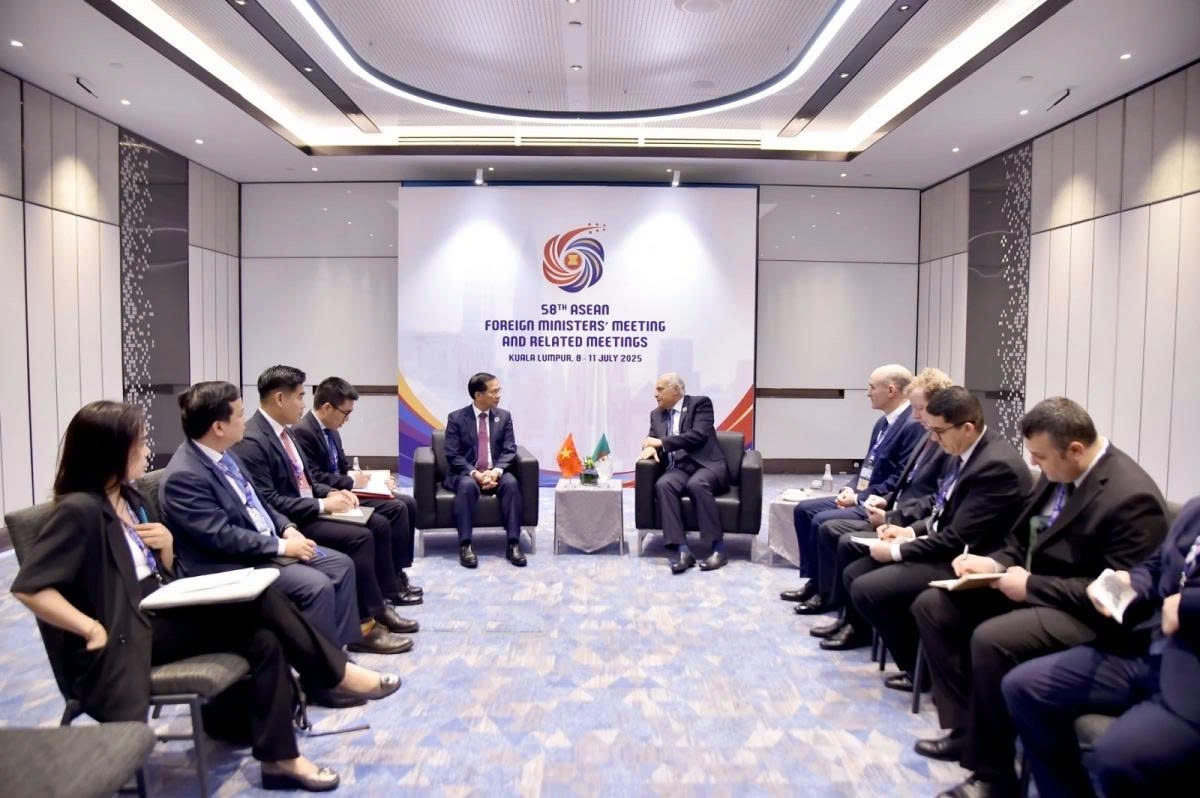 Vietnamese Deputy Prime Minister and Foreign Minister Bui Thanh Son and Algerian Foreign Minister Ahmed Attaf during their meeting in Kuala Lumpur, Malaysia, on July 10