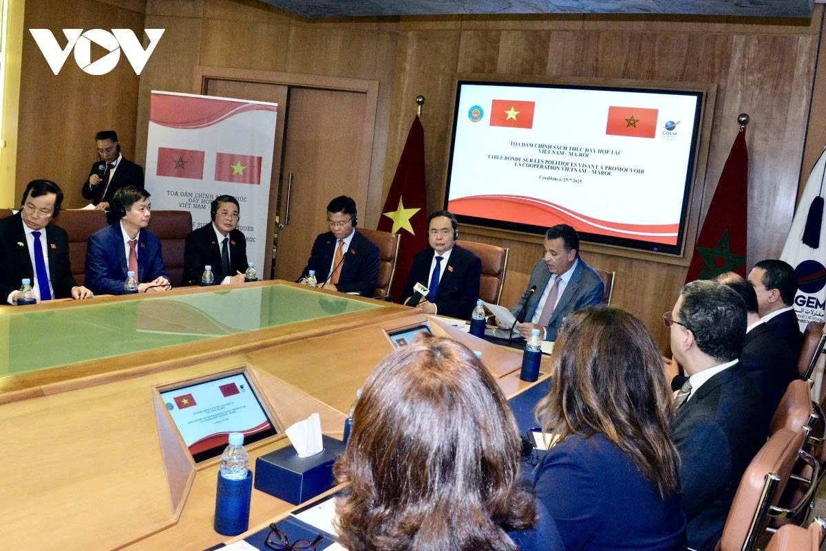 National Assembly Chairman Tran Thanh Man talks the great potential for Vietnam - Morocco cooperation during a policy dialogue in Casablanca on July 25