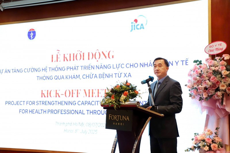 Deputy Minister of Health Tran Huy Thuan speaks of the significance of the Telemedicine project at the launch ceremony in Hanoi on July 8. (Photo: MoH)