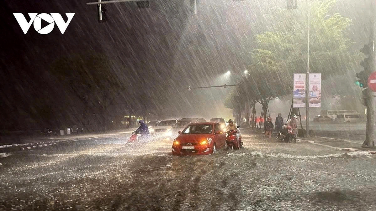 Heavy rain peaks in Northern Vietnam on July 11 and lasts for two days, according to meteorologists