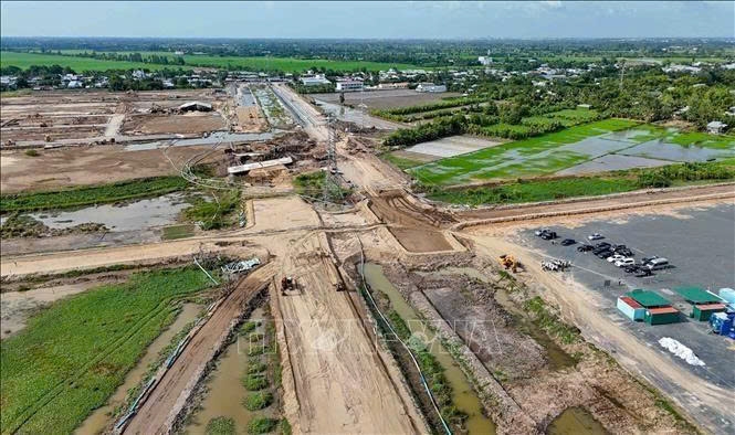 Infrastructure development at an industrial park. (Photo: VNA)