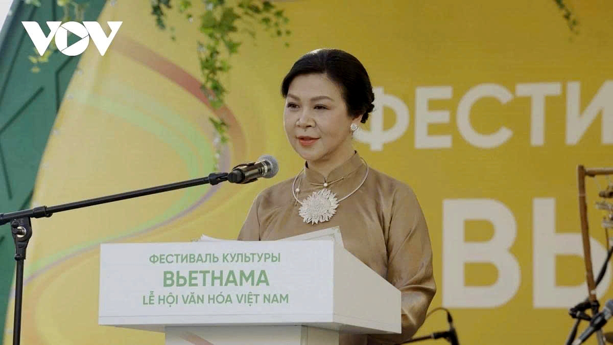 Madame Ngo Phuong Ly, spouse of General Secretary To Lam, says such a festival connects the two nations