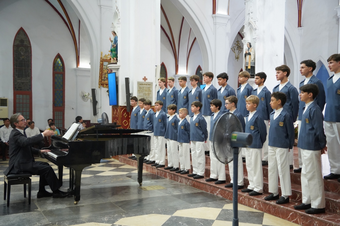 The Monaco Boys Choir performs at St. Joseph’s Cathedral in Hanoi on July 7 and 8
(Image source: St. Joseph’s Cathedral)