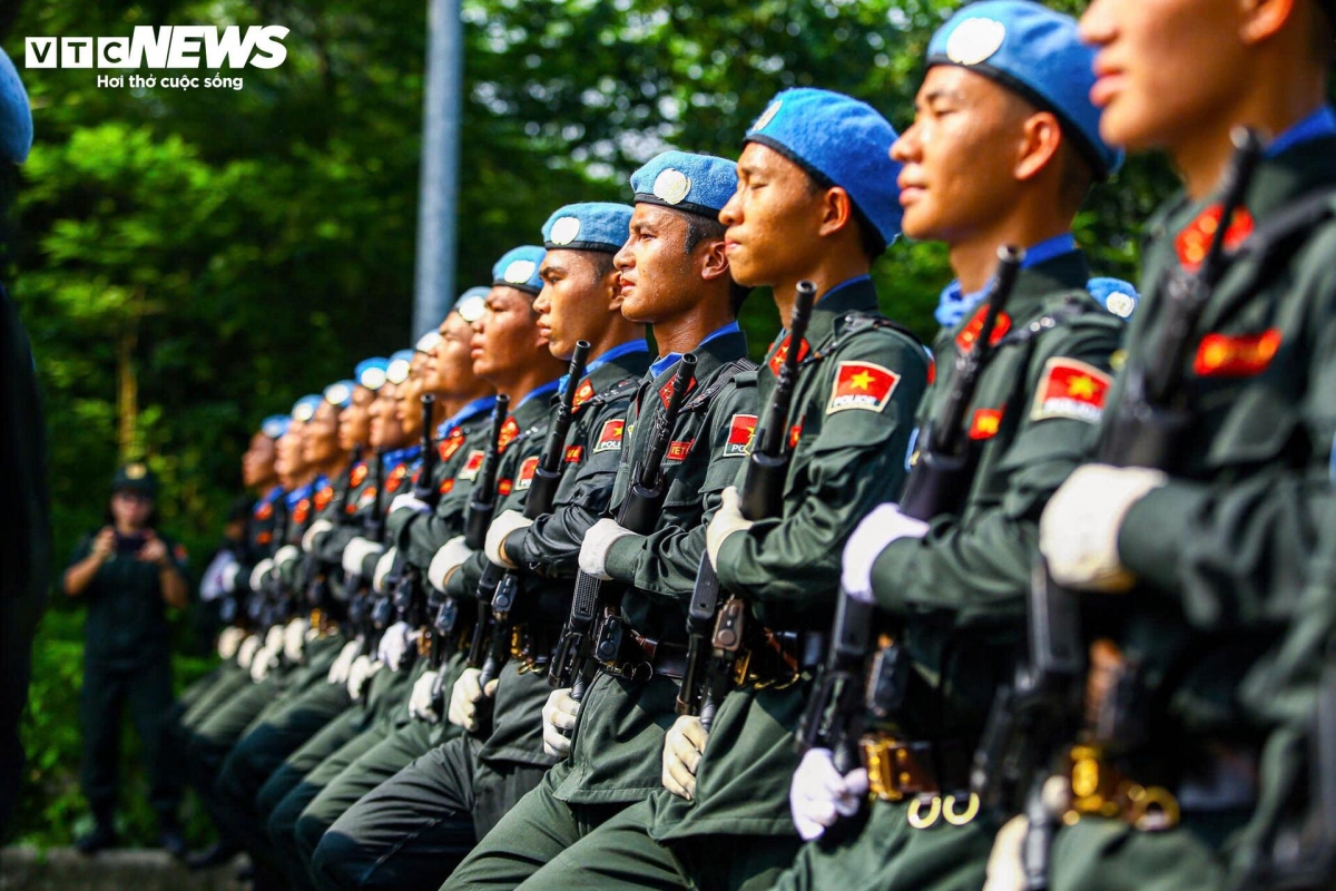 The UN peacekeeper officers demonstrate exceptional discipline and concentration, strictly adhering to orders while maintaining a poised and dignified stance, reflecting their professionalism and commitment.