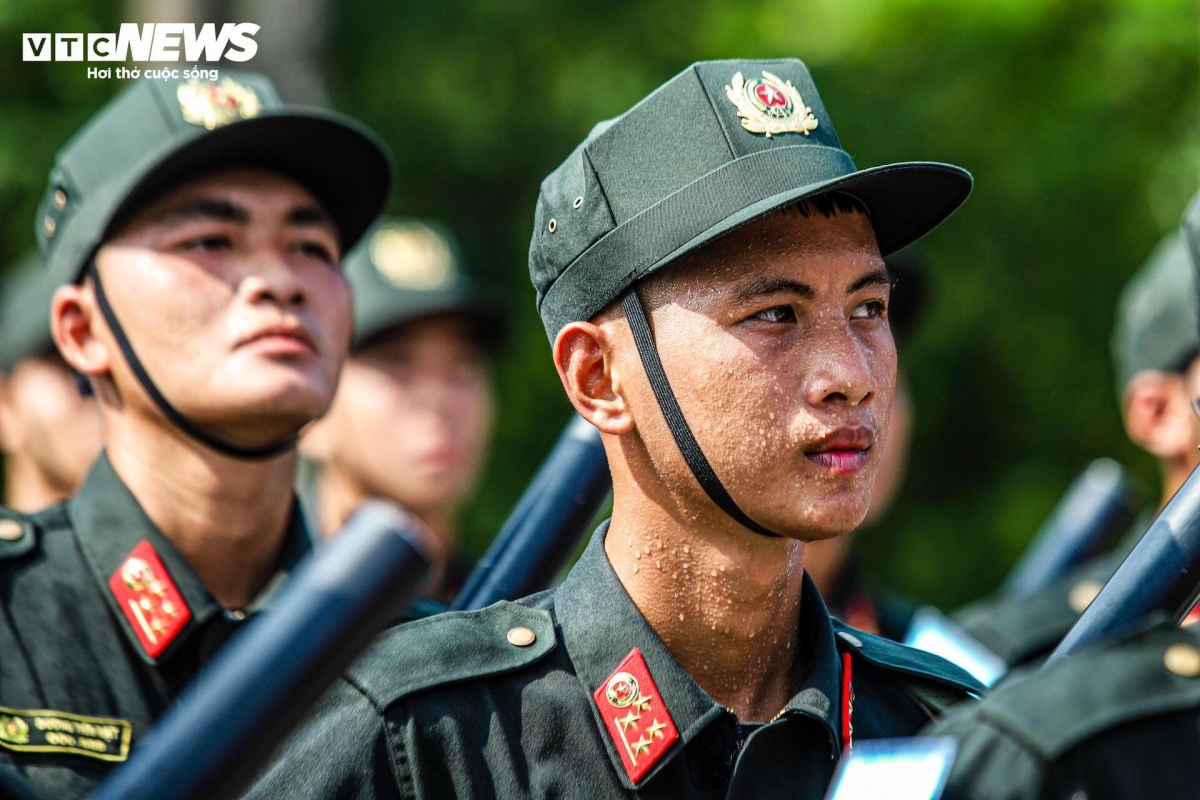 An officer shares that he has got used to the training intensity over the past three months, adding that he is very excited about marching in Ba Dinh Square on September 2.