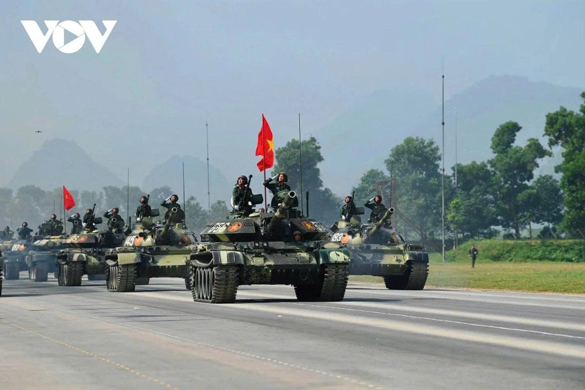 Modern main battle tanks such as the T-62 and T-90S known for their strong firepower, maneuverability, and battlefield effectiveness participate in the rehearsal.