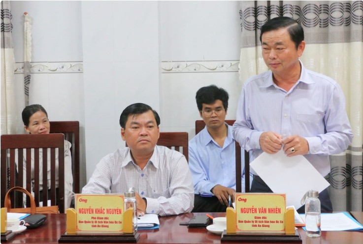 Nguyen Van Nhien, Director of the Oc Eo Cultural Relic Management Board in An Giang province, speaks at the working session.