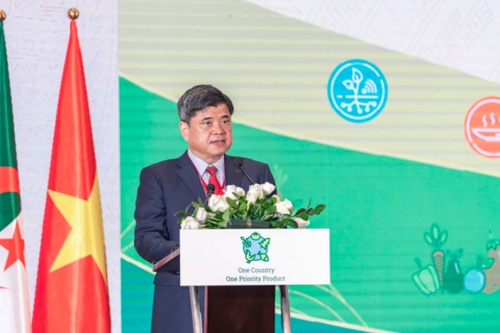 Deputy Minister of Agriculture and Environment Tran Thanh Nam speaks at the event (Photo: MoAE)
