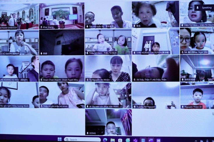 The Vietnamese Embassy in China launches a Vietnamese language course online for overseas Vietnamese (OVs) living in China.