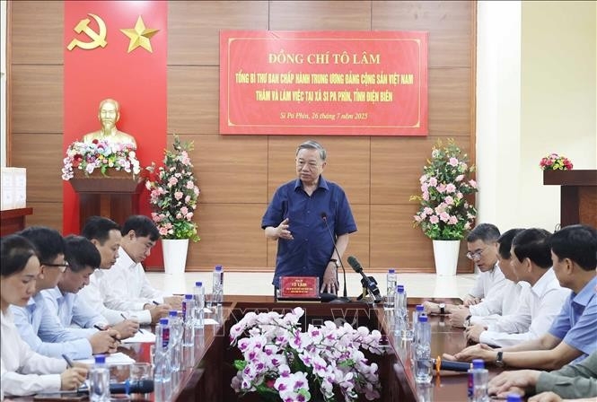 Party General Secretary To Lam at a working session with Si Pa Phin commune, Dien Bien province, July 26 (Photo: VNA)