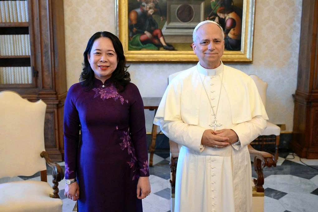 Pope Leo XIV (R) and Vietnamese Vice President Vo Thi Anh Xuan during their meeting in the Vatican on June 30. (Photo: MOFA)
